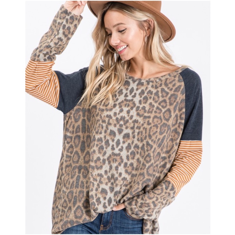 01 Leopard Print Striped Loose Fit  Top - Picture 6 of 7